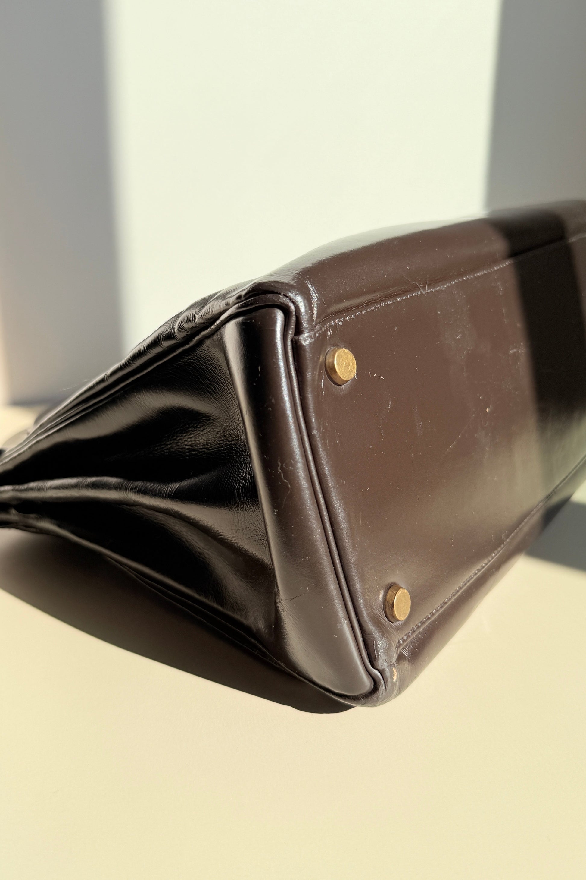 Sac kelly vintage Hermès marron, Angle gauche